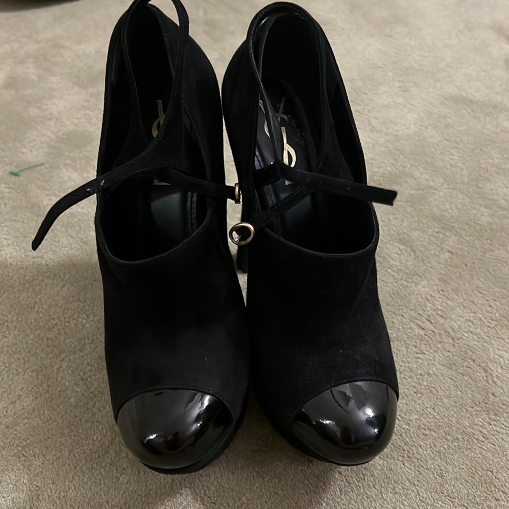 YSL suede healed pumps with strap, patent leather toe. Size 38